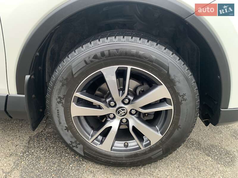 Позашляховик / Кросовер Toyota RAV4 2016 в Києві фото 28 Позашляховик / Кросовер Toyota RAV4 2016 в Києві