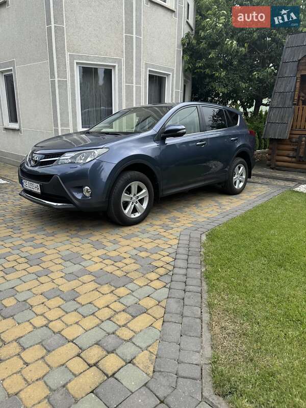 Позашляховик / Кросовер Toyota RAV4 2013 в Чернівцях