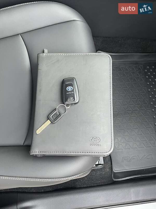 Внедорожник / Кроссовер Toyota RAV4 2022 в Виннице