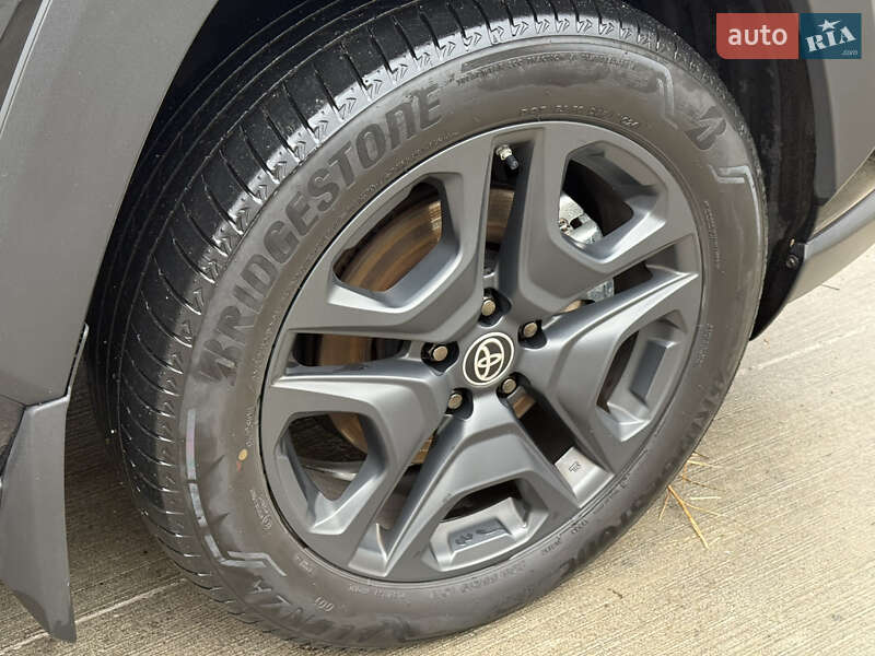 Внедорожник / Кроссовер Toyota RAV4 2024 в Киеве