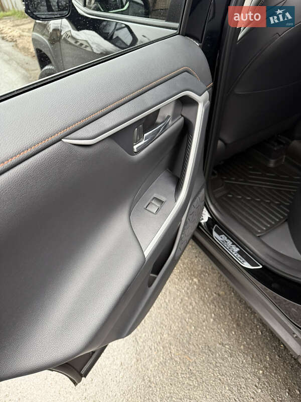 Внедорожник / Кроссовер Toyota RAV4 2024 в Киеве