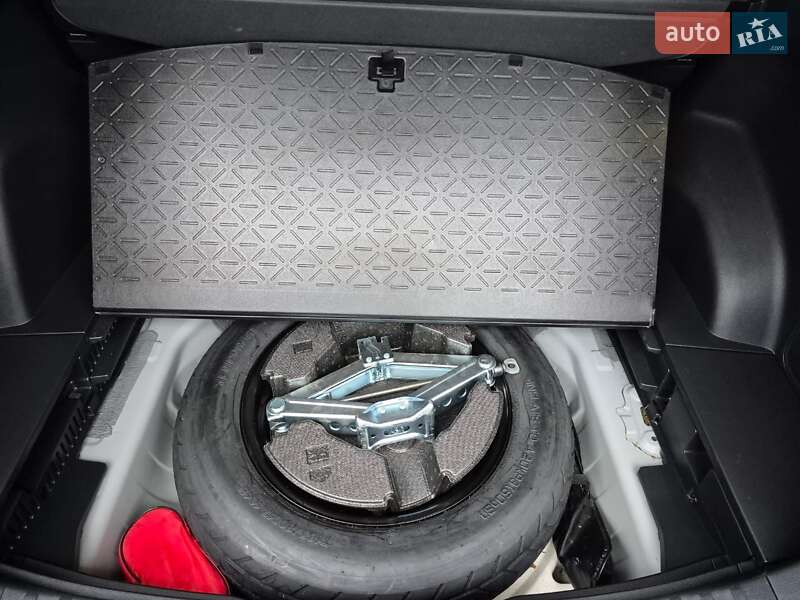 Внедорожник / Кроссовер Toyota RAV4 2023 в Ильинцах