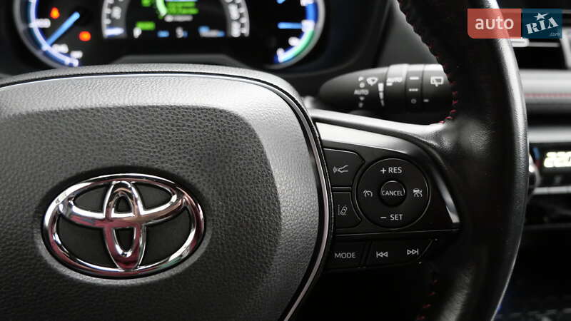 Позашляховик / Кросовер Toyota RAV4 2020 в Львові