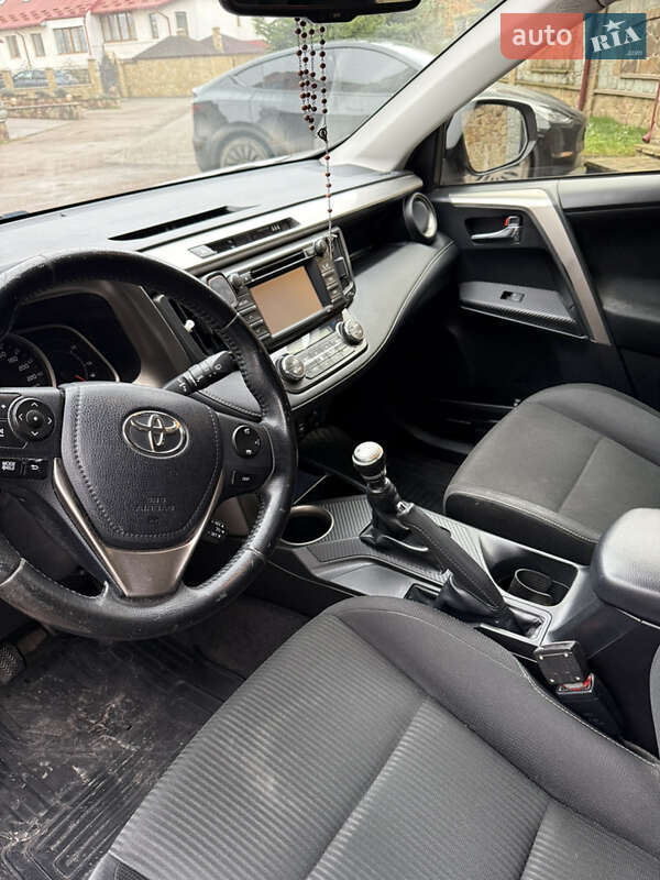 Внедорожник / Кроссовер Toyota RAV4 2013 в Тернополе