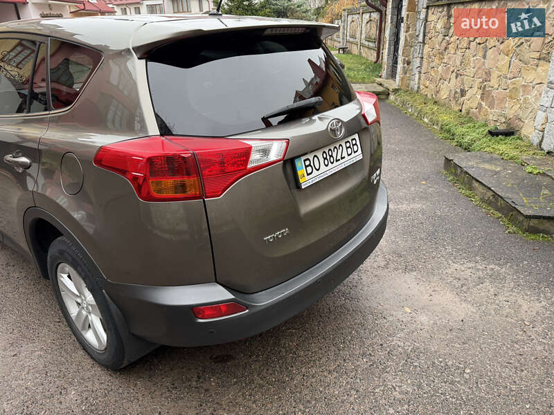 Внедорожник / Кроссовер Toyota RAV4 2013 в Тернополе