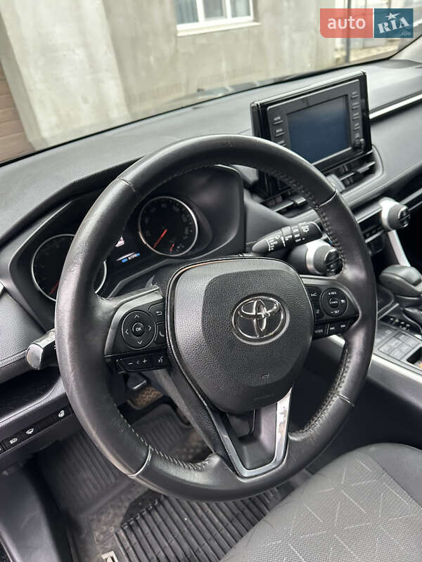 Позашляховик / Кросовер Toyota RAV4 2019 в Полтаві