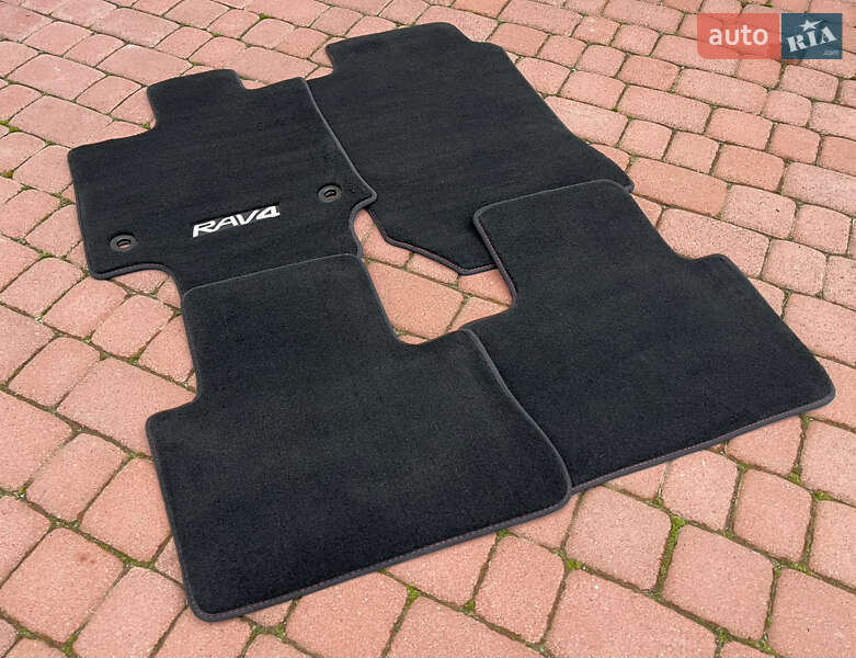 Позашляховик / Кросовер Toyota RAV4 2020 в Львові