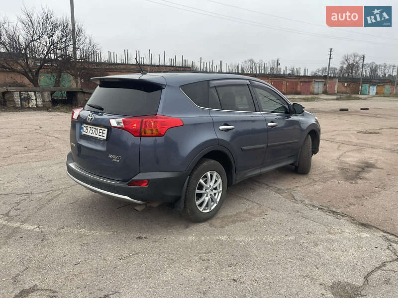 Внедорожник / Кроссовер Toyota RAV4 2014 в Чернигове
