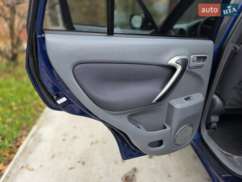 Позашляховик / Кросовер Toyota RAV4 2003 в Бердичеві фото 11 Позашляховик / Кросовер Toyota RAV4 2003 в Бердичеві