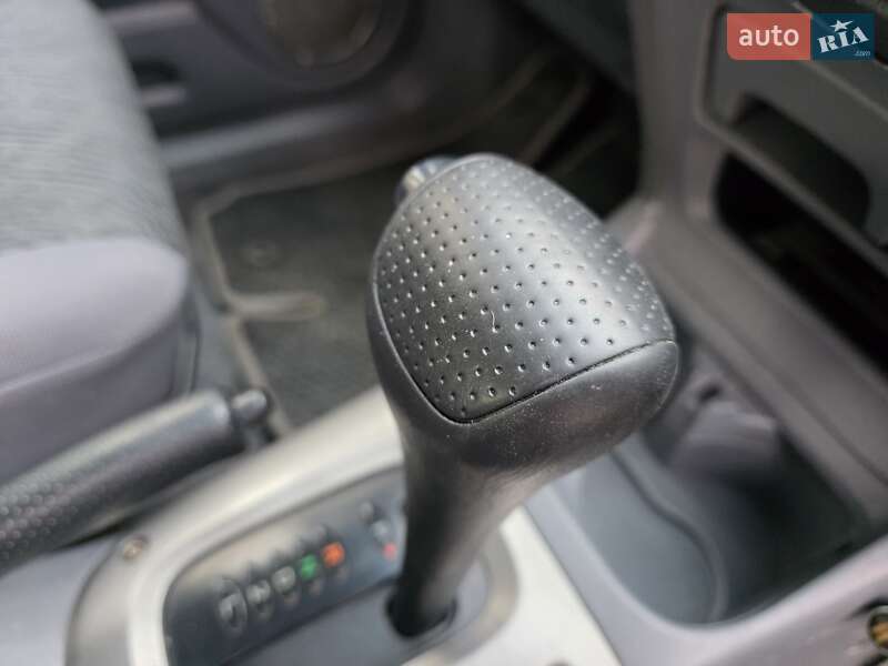 Позашляховик / Кросовер Toyota RAV4 2003 в Бердичеві фото 38 Позашляховик / Кросовер Toyota RAV4 2003 в Бердичеві