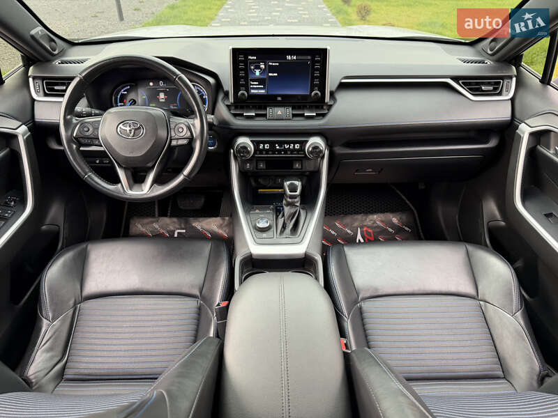 Внедорожник / Кроссовер Toyota RAV4 2020 в Ужгороде фото 37 Внедорожник / Кроссовер Toyota RAV4 2020 в Ужгороде