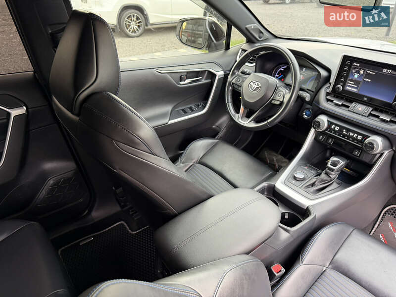 Внедорожник / Кроссовер Toyota RAV4 2020 в Ужгороде фото 43 Внедорожник / Кроссовер Toyota RAV4 2020 в Ужгороде