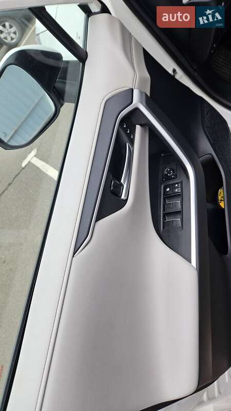 Позашляховик / Кросовер Toyota RAV4 2020 в Одесі фото 6 Позашляховик / Кросовер Toyota RAV4 2020 в Одесі