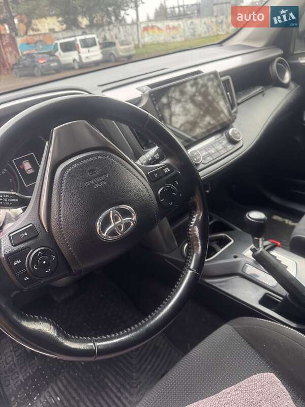 Позашляховик / Кросовер Toyota RAV4 2018 в Львові фото 4 Позашляховик / Кросовер Toyota RAV4 2018 в Львові