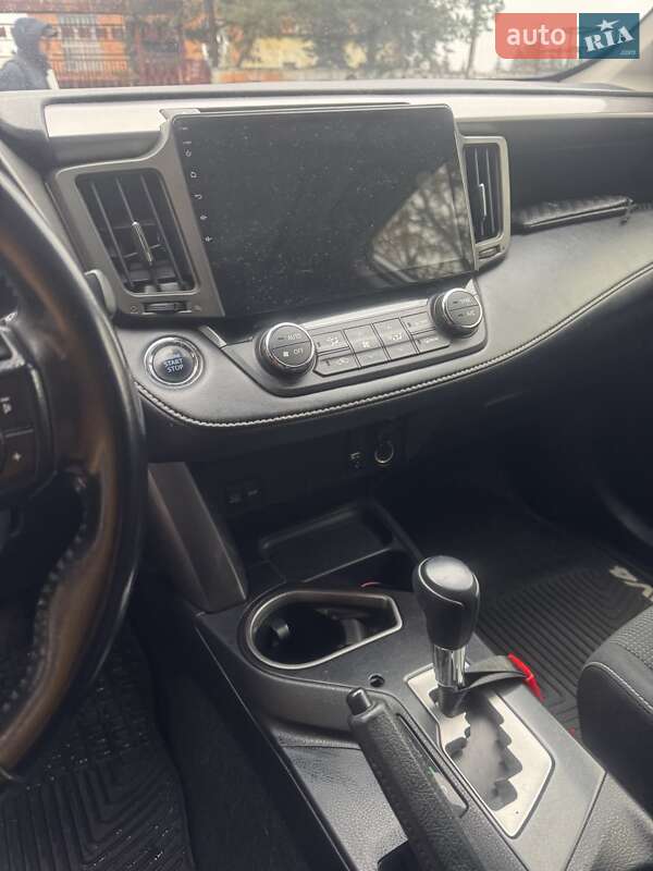 Позашляховик / Кросовер Toyota RAV4 2018 в Львові фото 12 Позашляховик / Кросовер Toyota RAV4 2018 в Львові