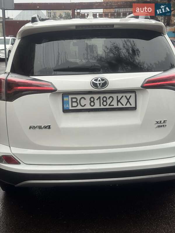 Позашляховик / Кросовер Toyota RAV4 2018 в Львові фото 29 Позашляховик / Кросовер Toyota RAV4 2018 в Львові