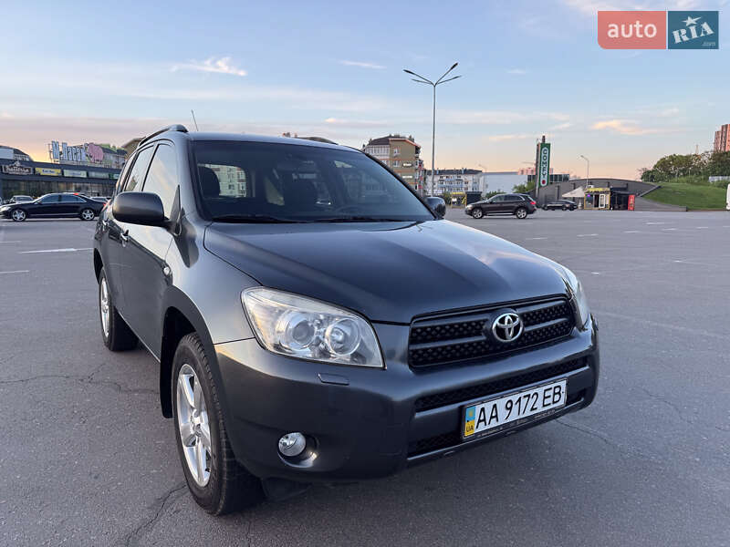 Внедорожник / Кроссовер Toyota RAV4 2006 в Березенщине