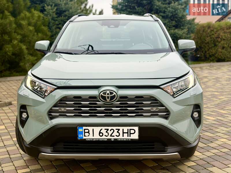 Внедорожник / Кроссовер Toyota RAV4 2022 в Днепре