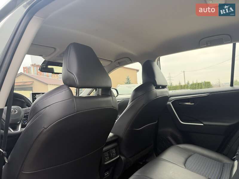 Внедорожник / Кроссовер Toyota RAV4 2022 в Днепре