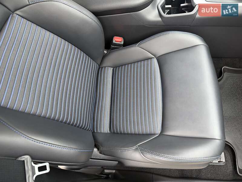 Внедорожник / Кроссовер Toyota RAV4 2022 в Днепре