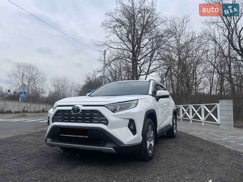 Позашляховик / Кросовер Toyota RAV4 2023 в Києві