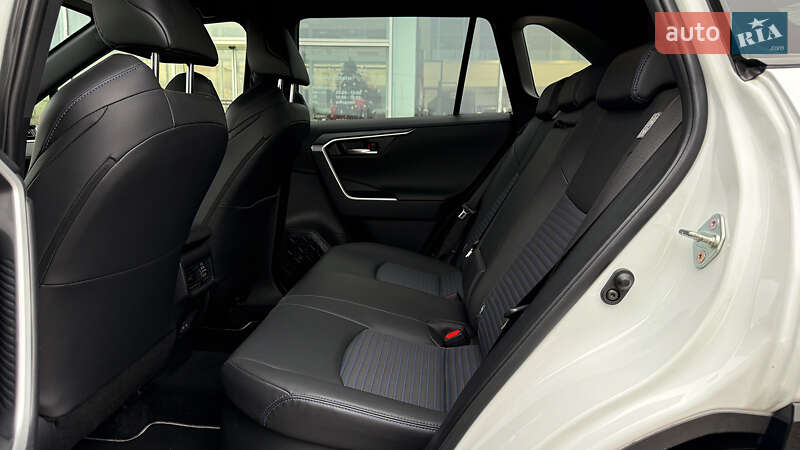 Внедорожник / Кроссовер Toyota RAV4 2024 в Ровно фото 11 Внедорожник / Кроссовер Toyota RAV4 2024 в Ровно