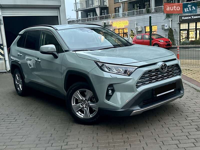 Внедорожник / Кроссовер Toyota RAV4 2023 в Киеве
