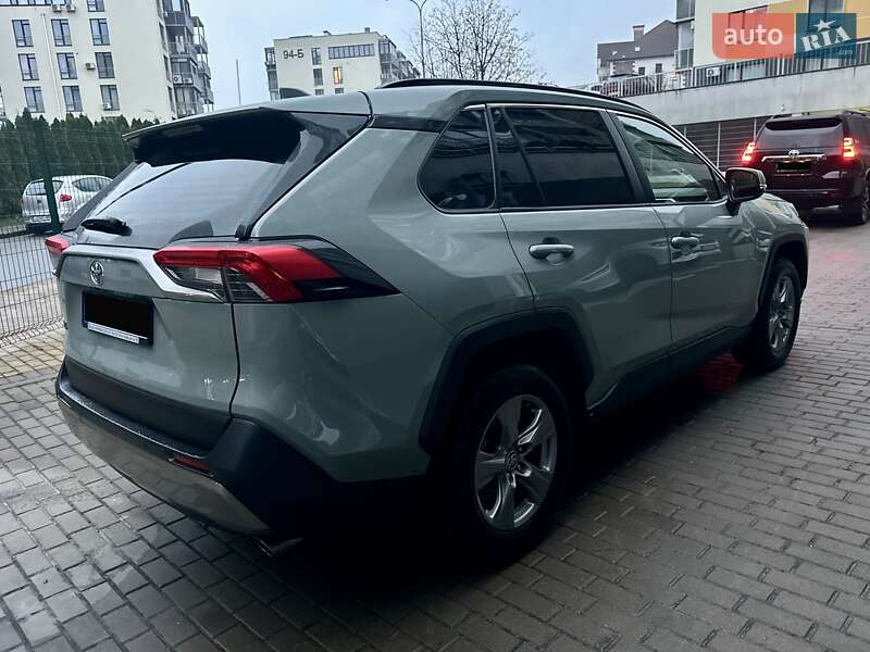 Внедорожник / Кроссовер Toyota RAV4 2023 в Киеве