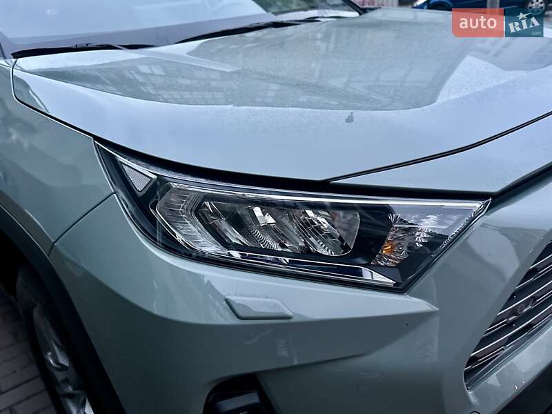Внедорожник / Кроссовер Toyota RAV4 2023 в Киеве