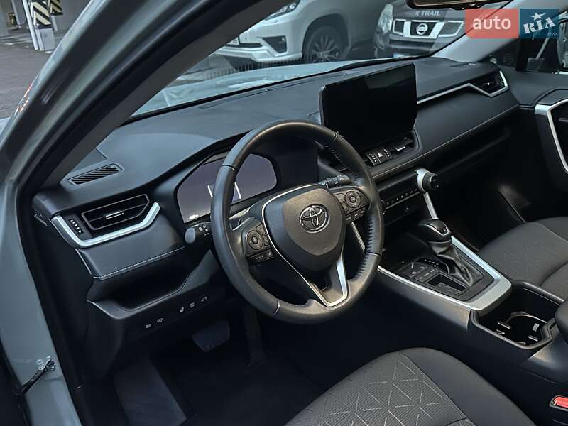 Внедорожник / Кроссовер Toyota RAV4 2023 в Киеве