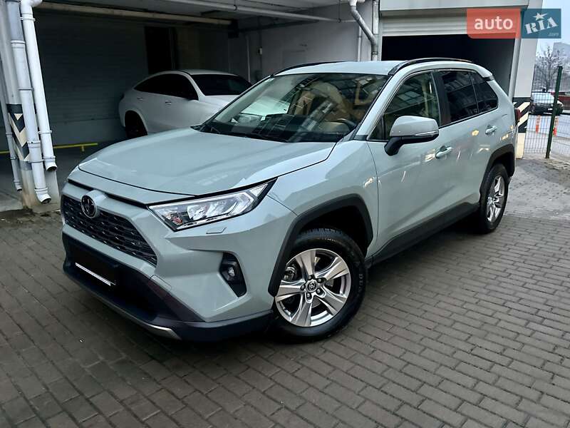 Внедорожник / Кроссовер Toyota RAV4 2023 в Киеве