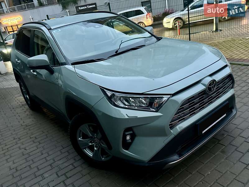 Внедорожник / Кроссовер Toyota RAV4 2023 в Киеве