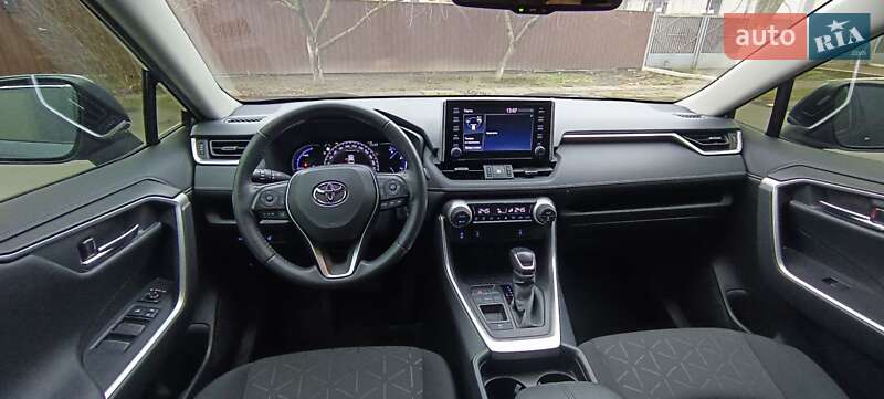 Внедорожник / Кроссовер Toyota RAV4 2021 в Киеве