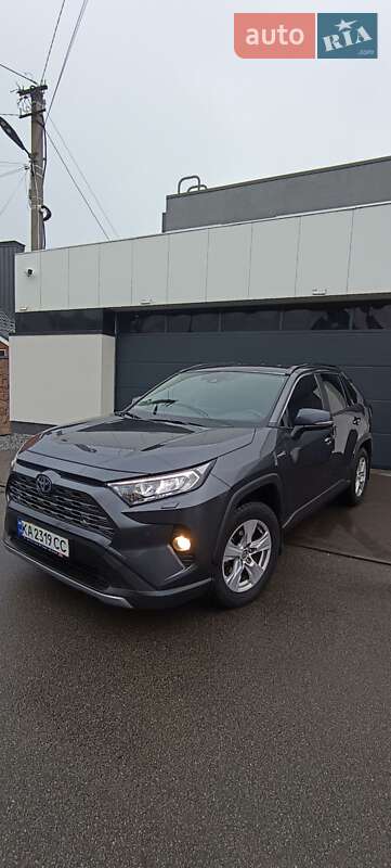Внедорожник / Кроссовер Toyota RAV4 2021 в Киеве