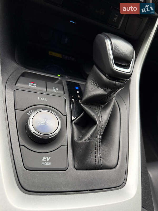 Внедорожник / Кроссовер Toyota RAV4 2022 в Днепре