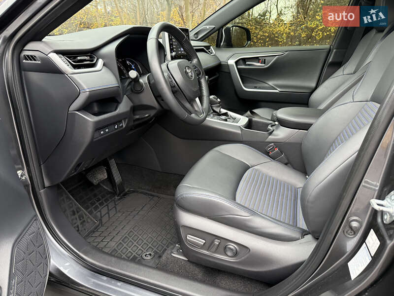 Внедорожник / Кроссовер Toyota RAV4 2022 в Днепре