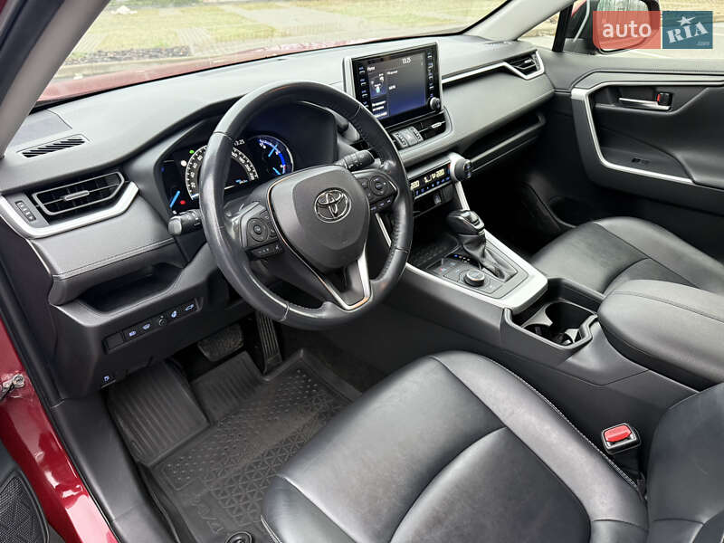 Внедорожник / Кроссовер Toyota RAV4 2019 в Харькове