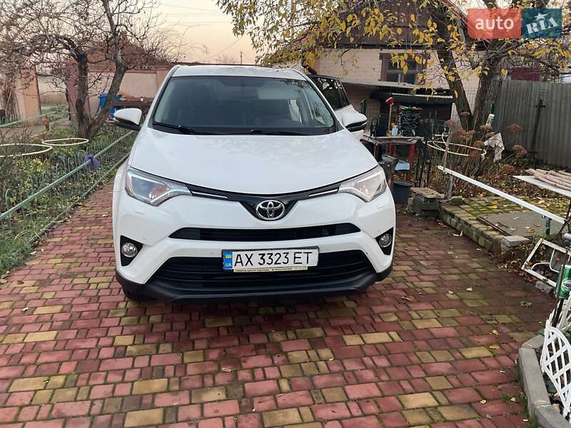 Внедорожник / Кроссовер Toyota RAV4 2017 в Харькове фото 5 Внедорожник / Кроссовер Toyota RAV4 2017 в Харькове