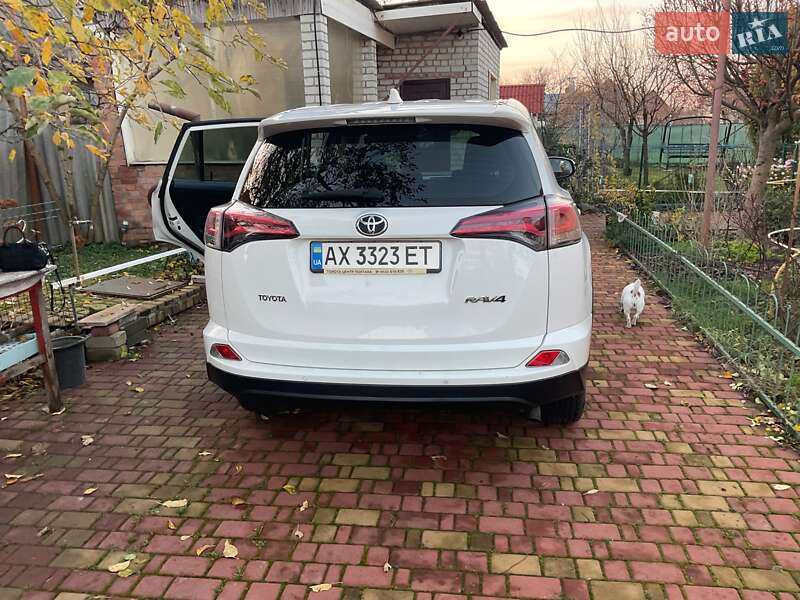 Внедорожник / Кроссовер Toyota RAV4 2017 в Харькове фото 12 Внедорожник / Кроссовер Toyota RAV4 2017 в Харькове