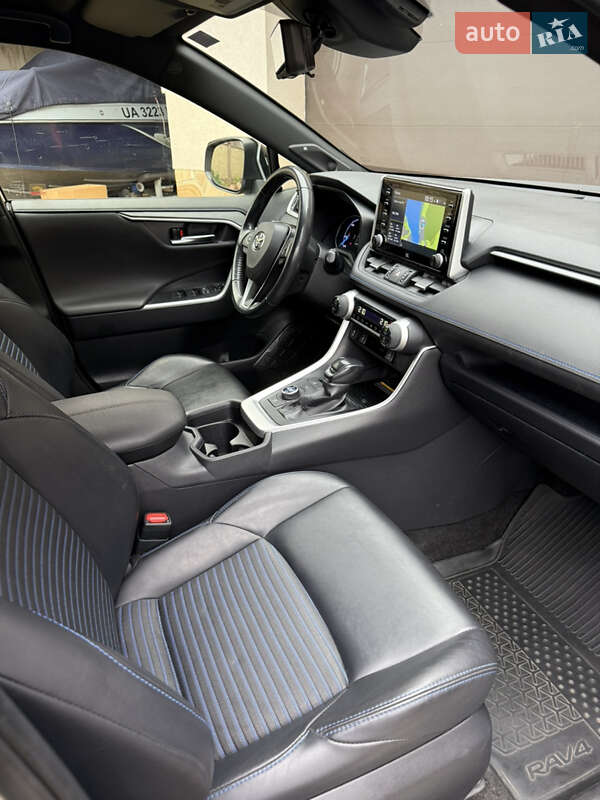 Внедорожник / Кроссовер Toyota RAV4 2019 в Киеве фото 20 Внедорожник / Кроссовер Toyota RAV4 2019 в Киеве