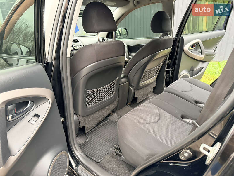 Внедорожник / Кроссовер Toyota RAV4 2007 в Днепре