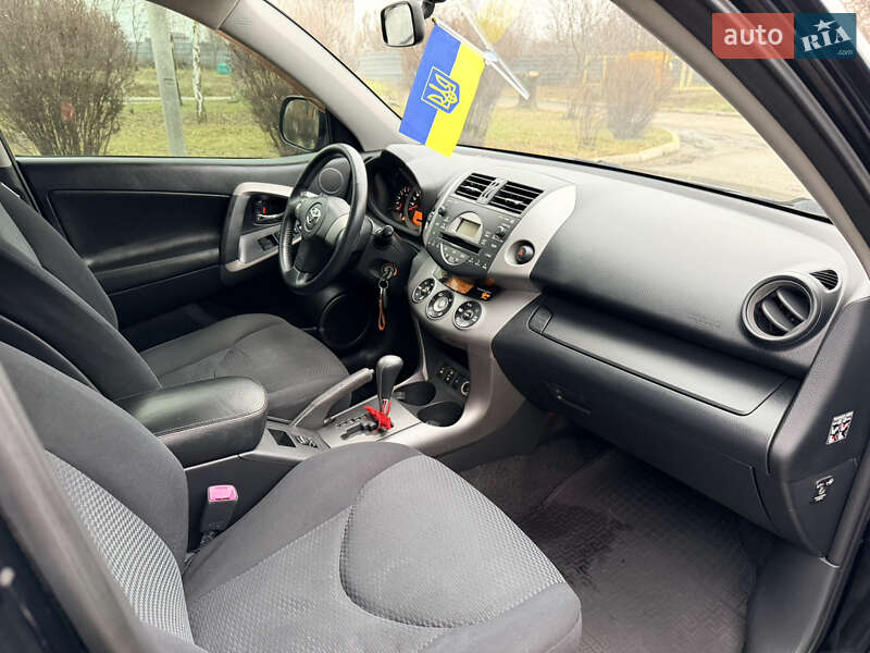 Внедорожник / Кроссовер Toyota RAV4 2007 в Днепре