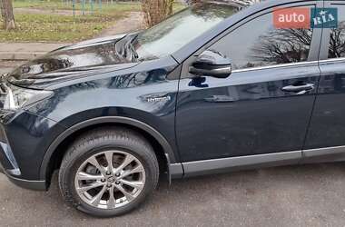 Позашляховик / Кросовер Toyota RAV4 2017 в Харкові