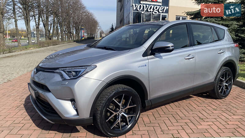 Внедорожник / Кроссовер Toyota RAV4 2016 в Харькове