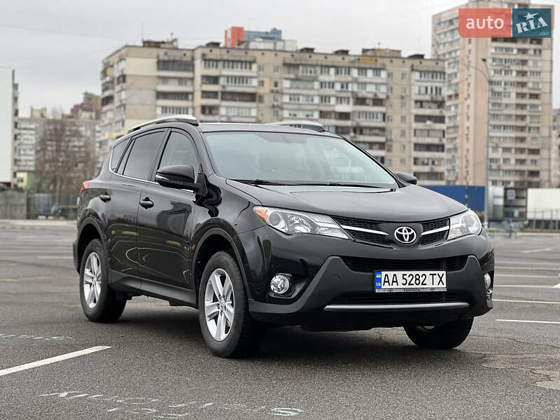 Позашляховик / Кросовер Toyota RAV4 2014 в Києві