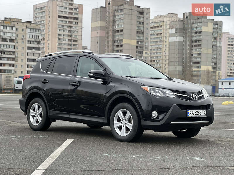 Позашляховик / Кросовер Toyota RAV4 2014 в Києві
