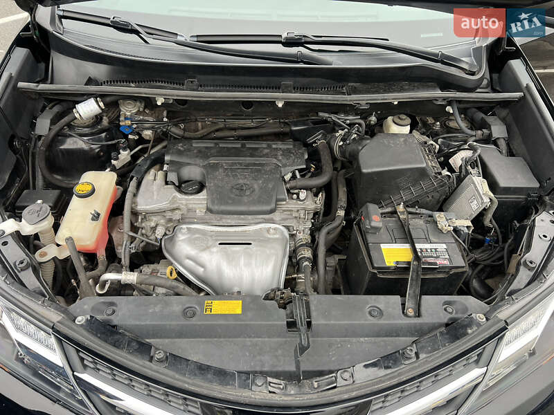 Позашляховик / Кросовер Toyota RAV4 2014 в Києві