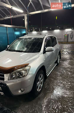 Позашляховик / Кросовер Toyota RAV4 2007 в Миколаєві