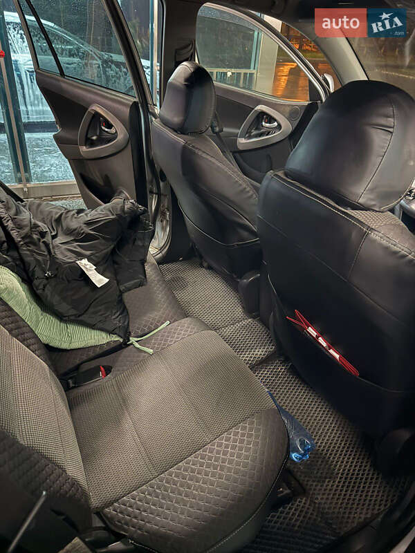 Внедорожник / Кроссовер Toyota RAV4 2007 в Николаеве