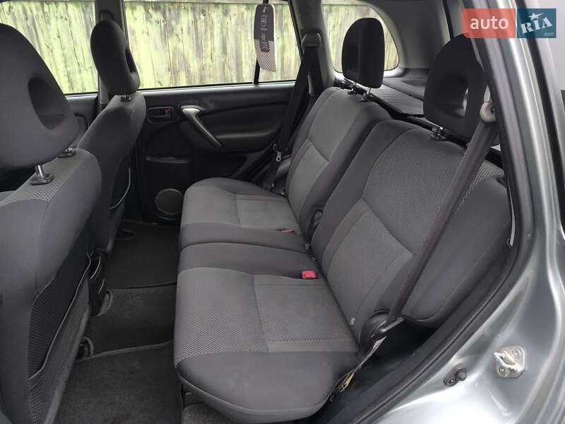 Внедорожник / Кроссовер Toyota RAV4 2003 в Киеве